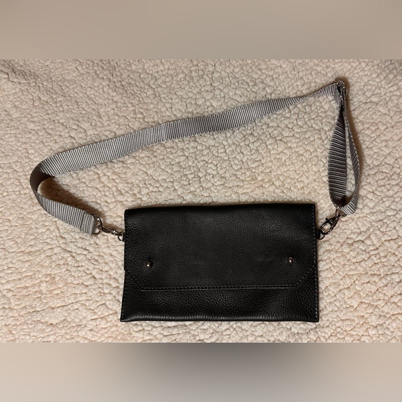 Jesse & Co grey leather belt bag fanny pack over shoulder or crossbody purse - Picture 2 of 10